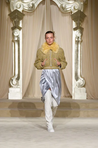 Look 22